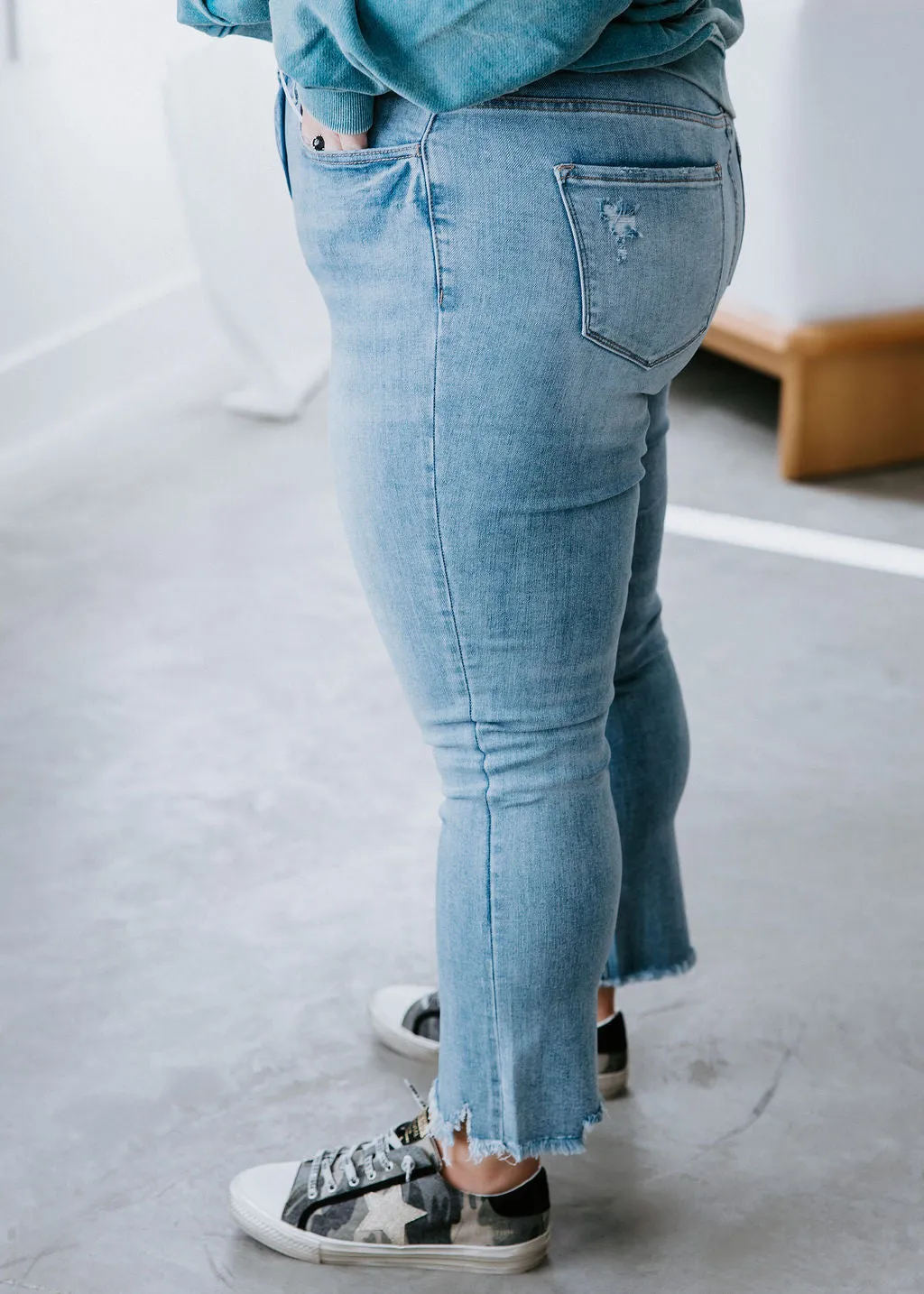 Curvy Reece Straight Jean