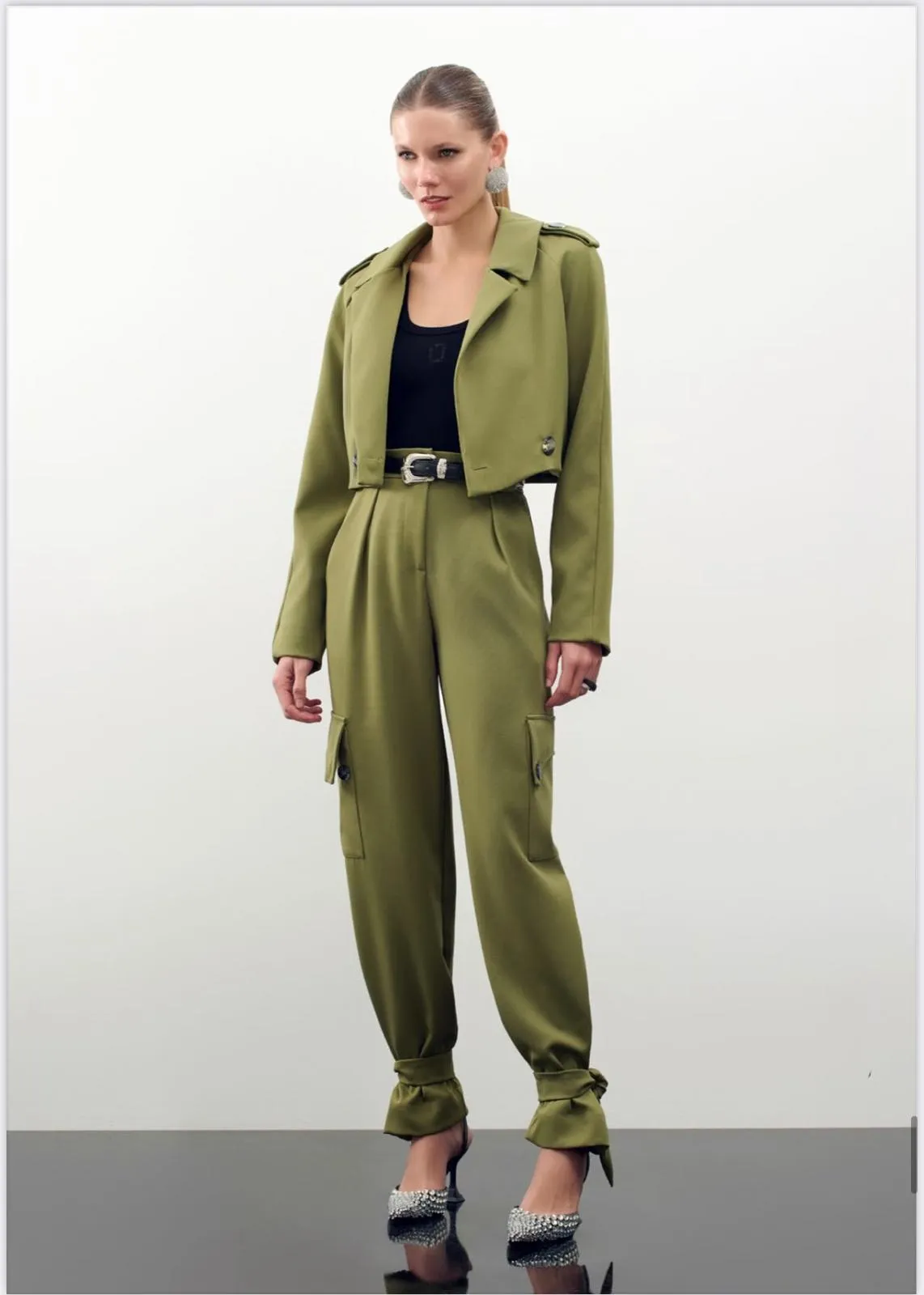 Lore - Bussines Tailored Cropped Jacket Set